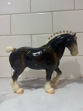 Breyer Horse # 700398 MAJOR: Breyer Tour Special Glossy Charcoal - Hand Signed